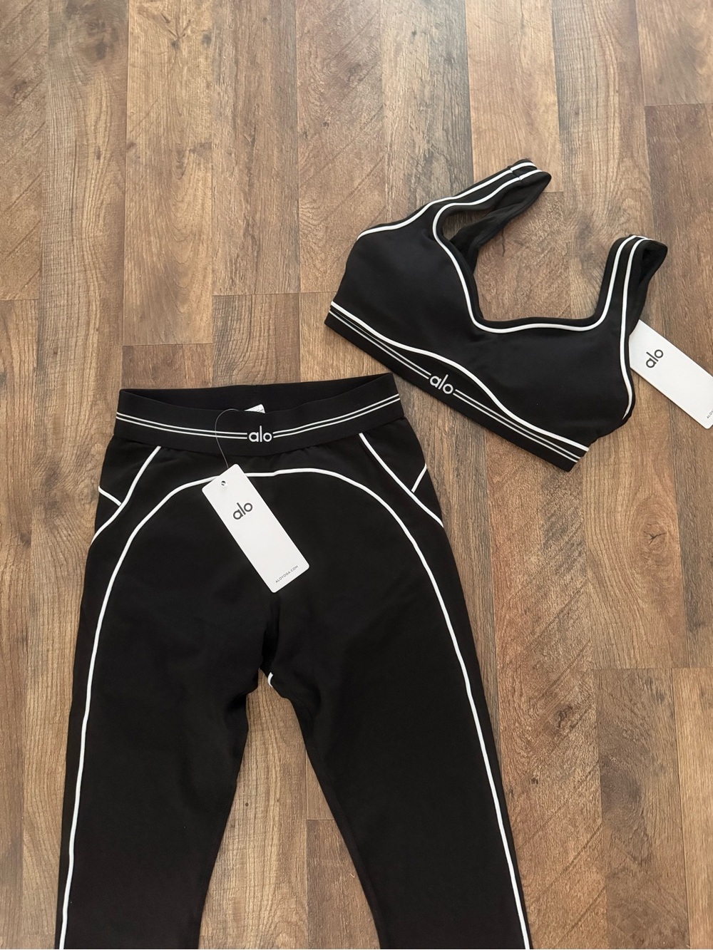 ALO Yoga Black Leggings with White Contrast Piping and Matching Sports Bra